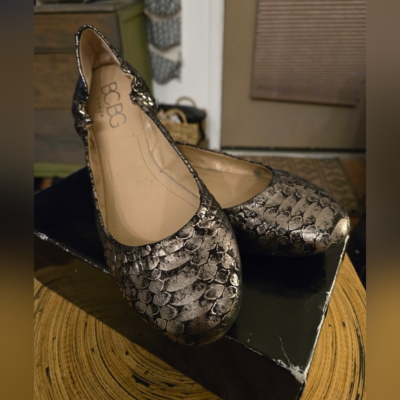 BCBG Paris Magie Metallic Stretch Ballet Flat 11w - Picture 1 of 4